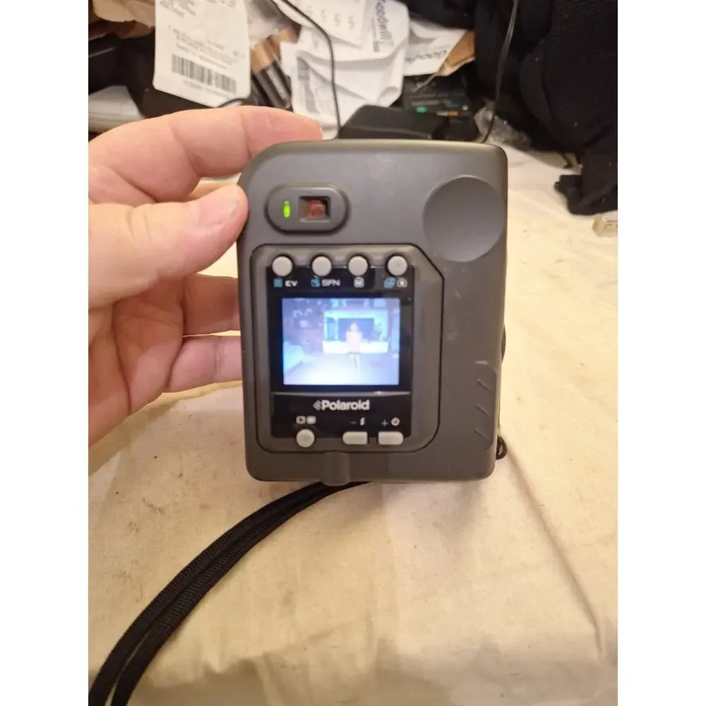 Vintage 1999 Polaroid PDC 700 810kMP Handheld Digital Camera W/ Macro Lens